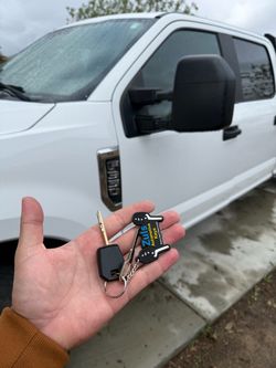Car Keys. Llaves Para Carros. Autos. Controles. Remote