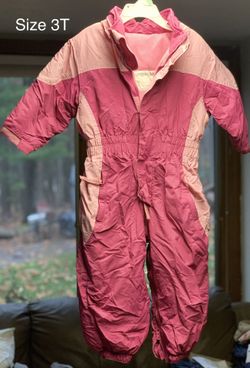 Barely use snowsuit size 3T-4T.