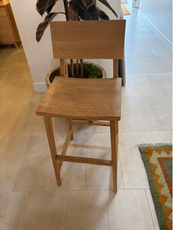 Free wood bar stool
