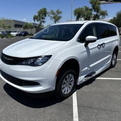 2020 Chrysler Voyager