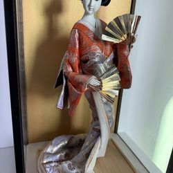Vintage Japanese Geisha Doll In Glass Wood Case