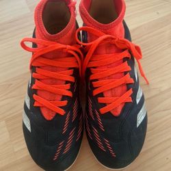 Adidas kids soccer shoes size 3.5