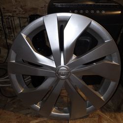Nissan hub cap