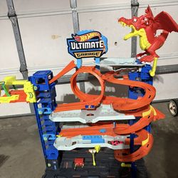 🔥 Hot Wheels Ultimate Garage w/ Dragon – Complete & Great Condition