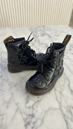 Dr. Martens Kids Patent Leather Star Boots