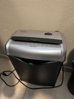 Dynex 5 Sheet Shredder 