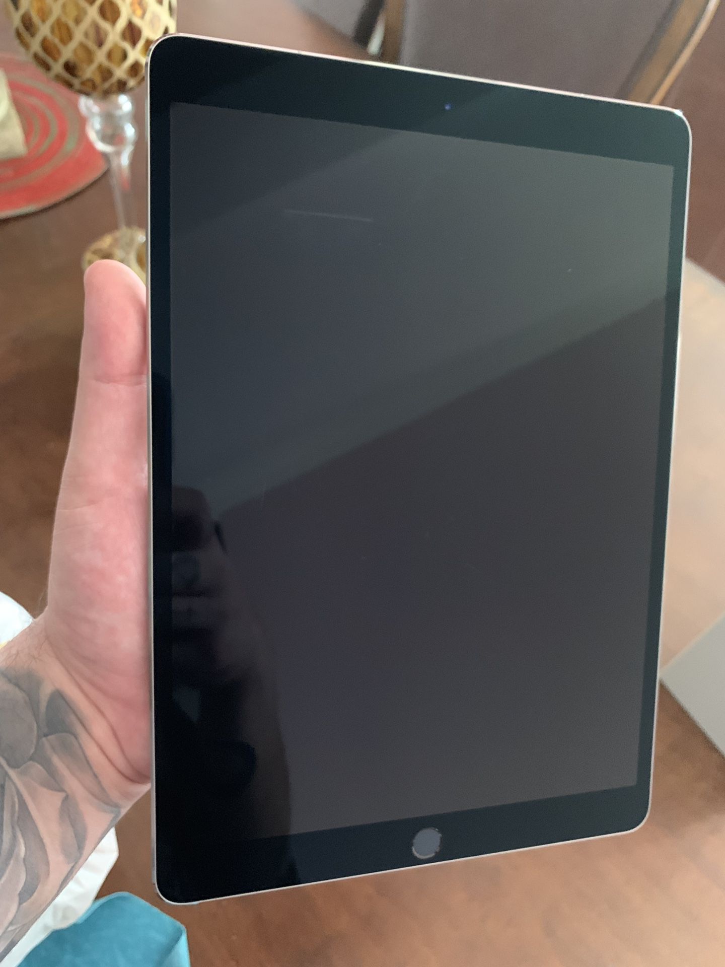 iPad Pro (10.5-inch) 256GB - Wi-Fi + Cellular