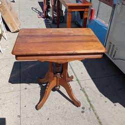 Antique Victorian Burled Walnut Parlor Table

