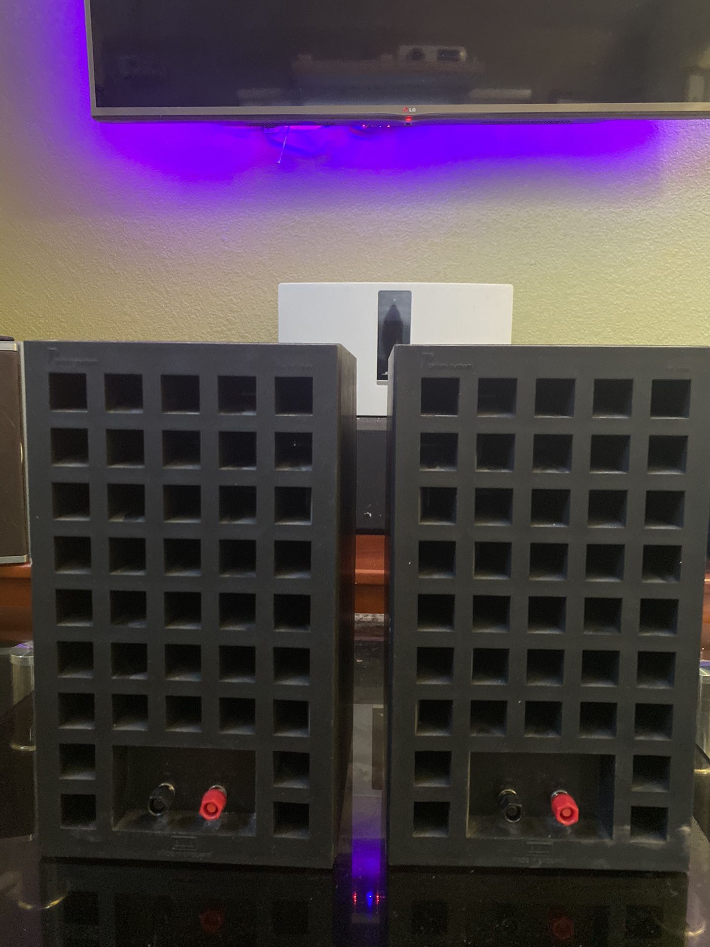 B&W BOWERS AND WILKINS DM302 PRISM BOOKSHELF SPEAKERS Black FINISH