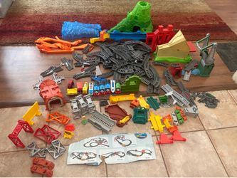 Thomas the train various pieces