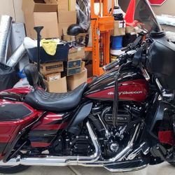 2017 Harley Davidson CVO Street Glide