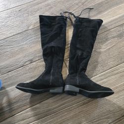 Black Tall Boots