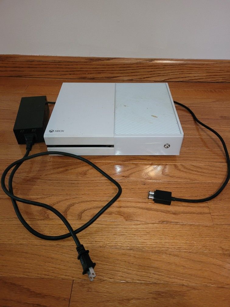 1st Gen Xbox One White Edition Digital Only 500GB Storage