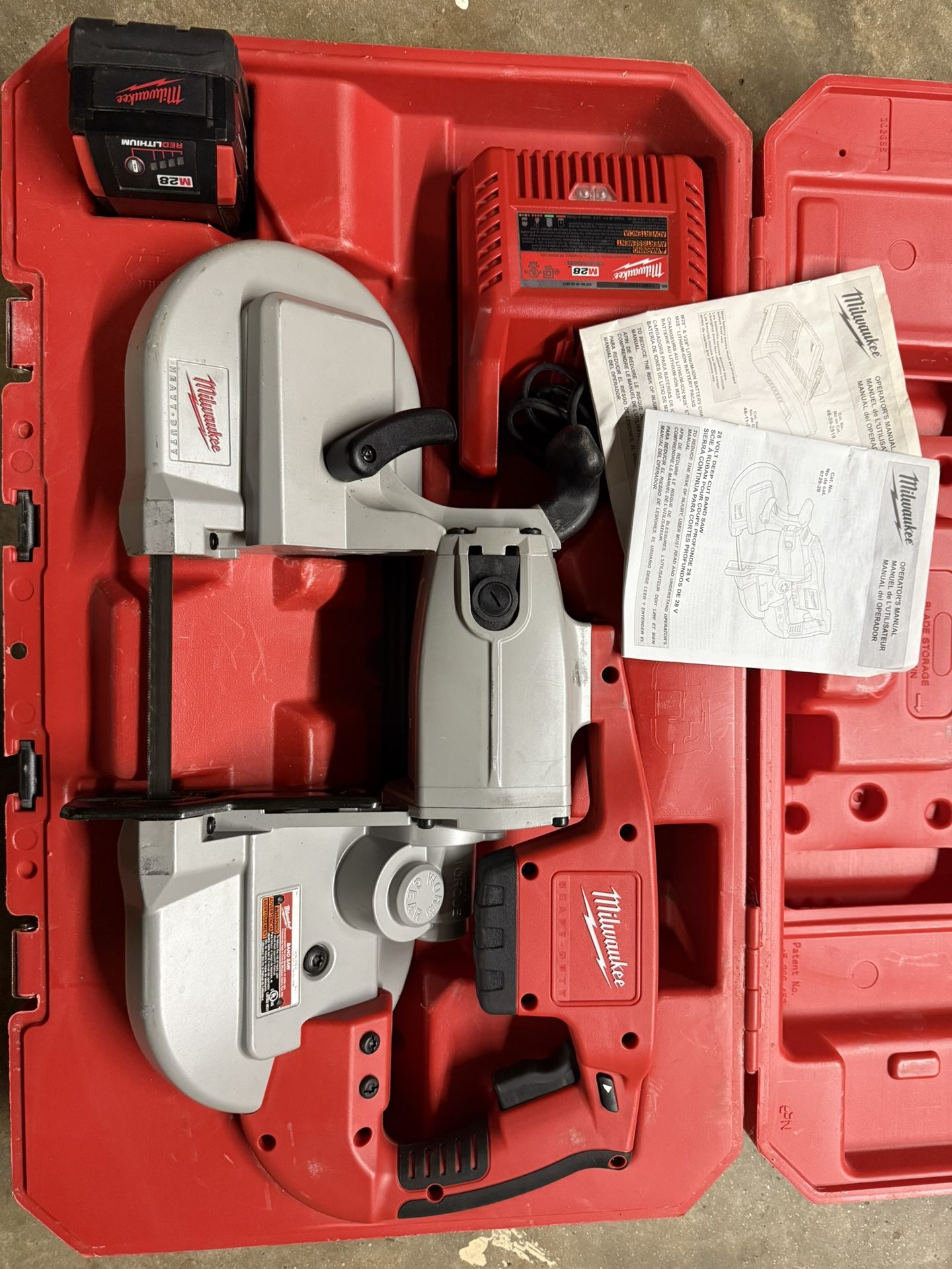 Milwaukee M28 Bandsaw