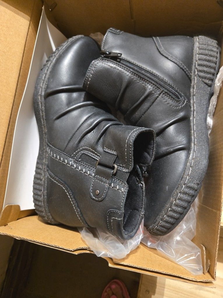 Clarks Leather Black Boots 8.5 M 