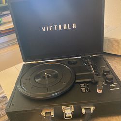Victoria Bluetooth Stereo Turntable Black 