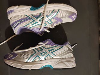 Asics youth size 5.5