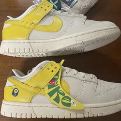 Women’s Nike Dunk Low LX Banana Size 7