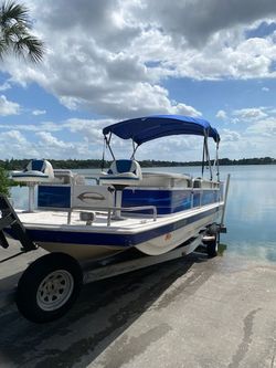 22ft Deckboat For Sale