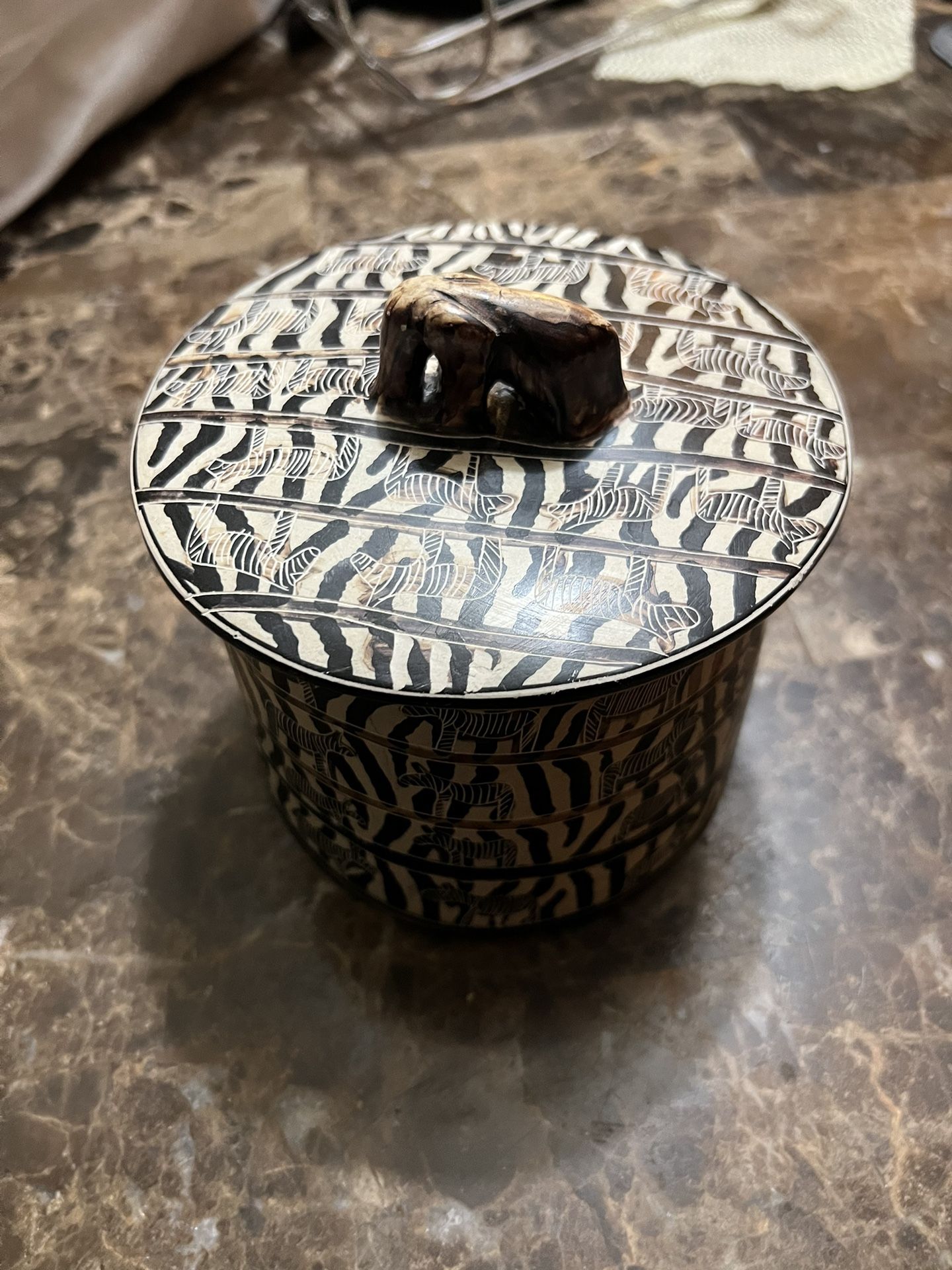 Soapstone Crock w/ Cover-Zebras with Elephant