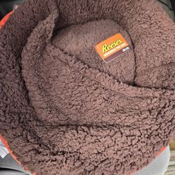 Reese’s Hideaway Pet Bed – Soft Plush Cat / Small Dog Bed