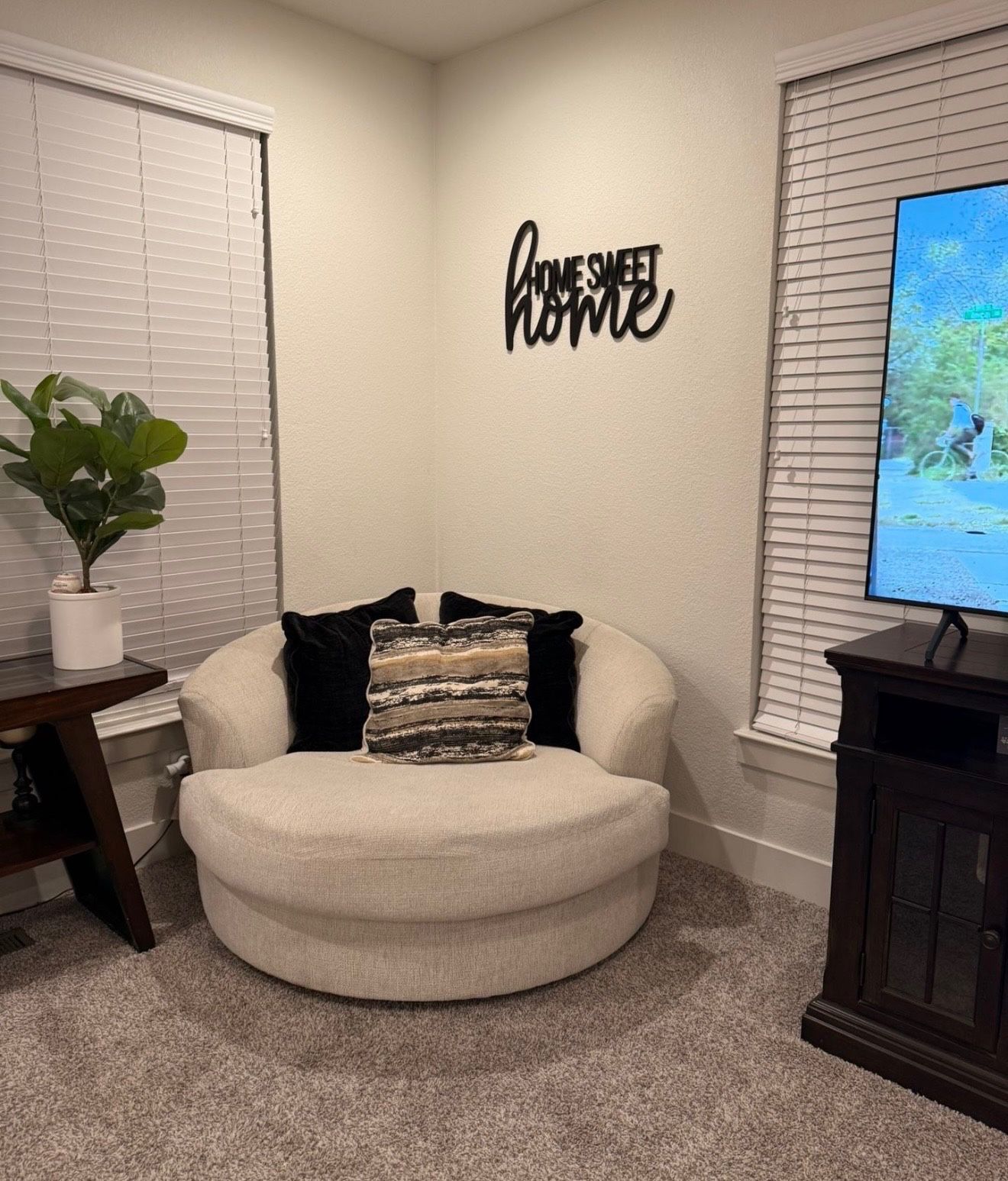 Oversized Swivel Couch/Chair 