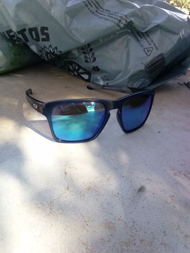 Oakleys XL silver Prizm