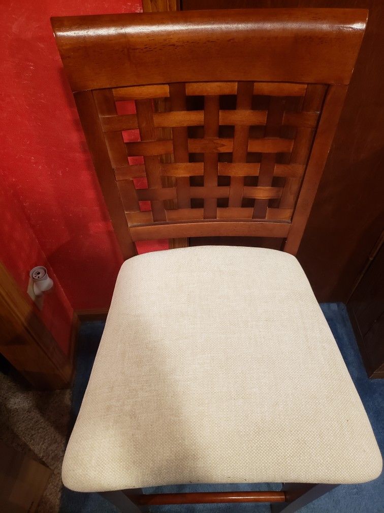 Beautiful Wood Chair With Basket weave. (Pub Height)