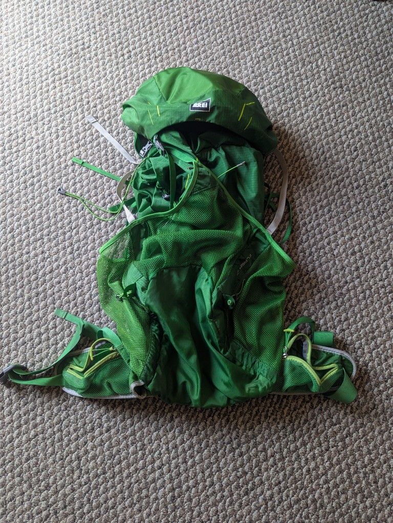 Med REI Flash 42 Hiking Backpack Ultralight Camping Bag Pack Osprey Aether Gregory Arc'teryx North Face Deuter Ula Aluminum framed Zpacks