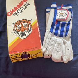 Vintage Champion Tiger grip Handball Gloves I padded