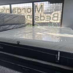 CALIFORNIA KING SIZE TEMPURPEDIC PROADAPT (SOFT) MATTRESS & BOX SPRINGS BED SET