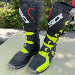 Siri 3 Boots 