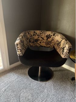 Swivel chair