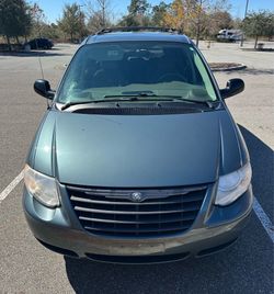 2006 Chrysler Town & Country