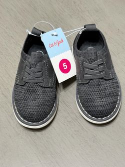 Cat & Jack Gray Knitted Mesh Slip-On Sneakers with Fixed Laces Size 5 NWT