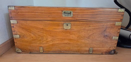 Wooden trunk/chest