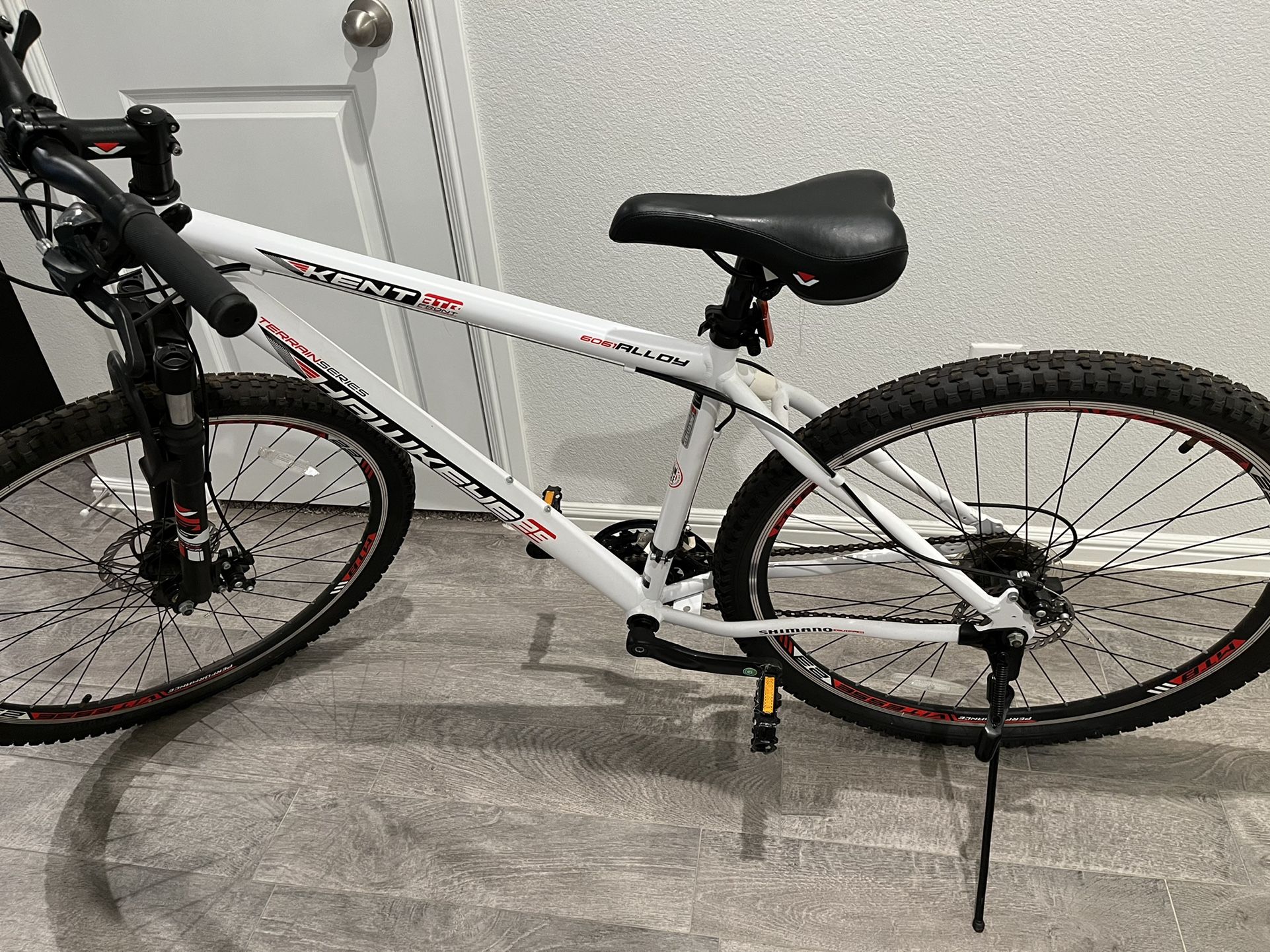 New! Kent Hawkeye Mountain Bike!