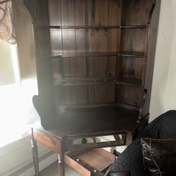 A dresser set