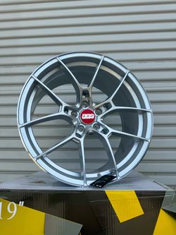 New 19” staggered Mflow wheels