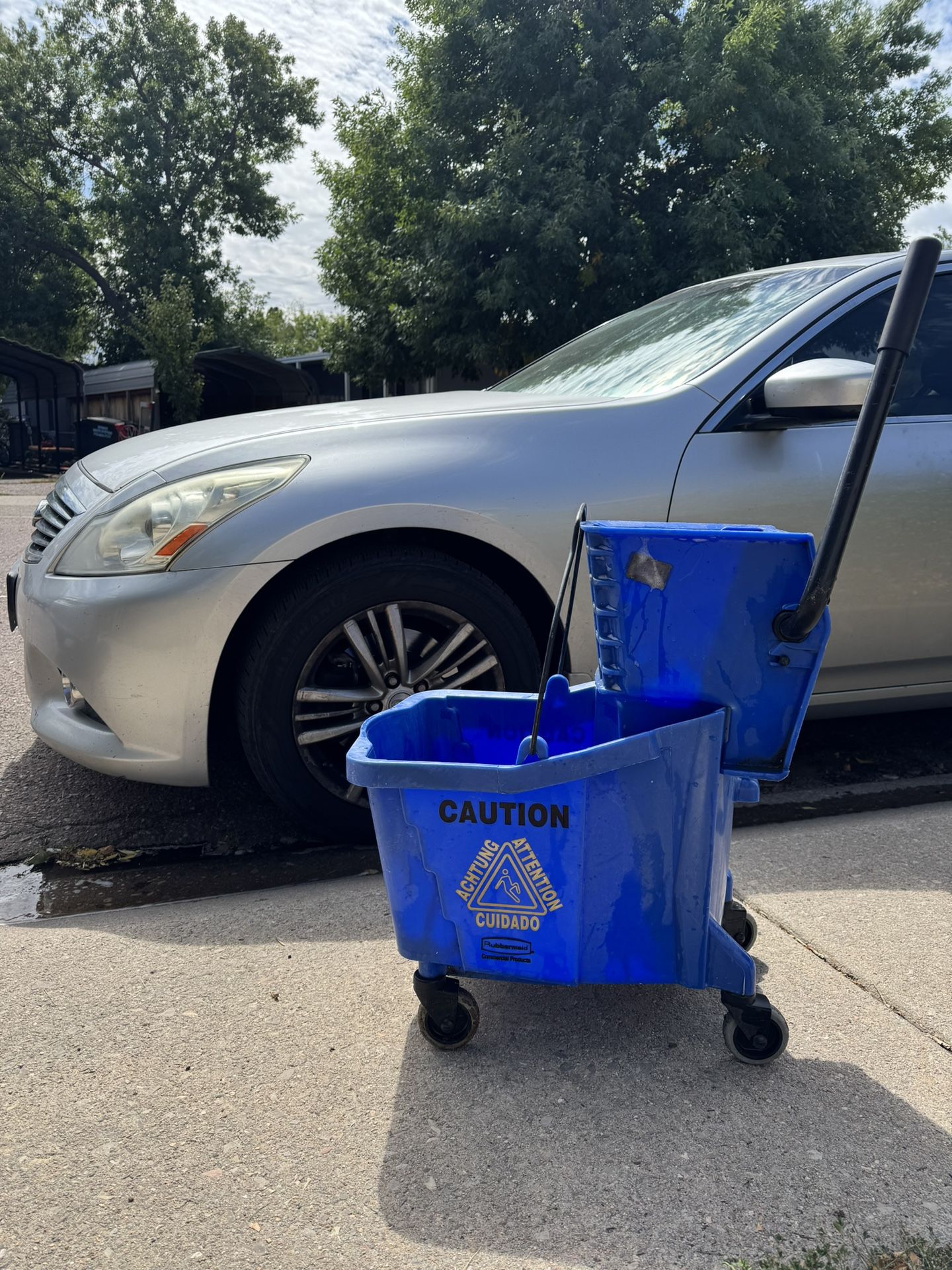 Custodian Mopper