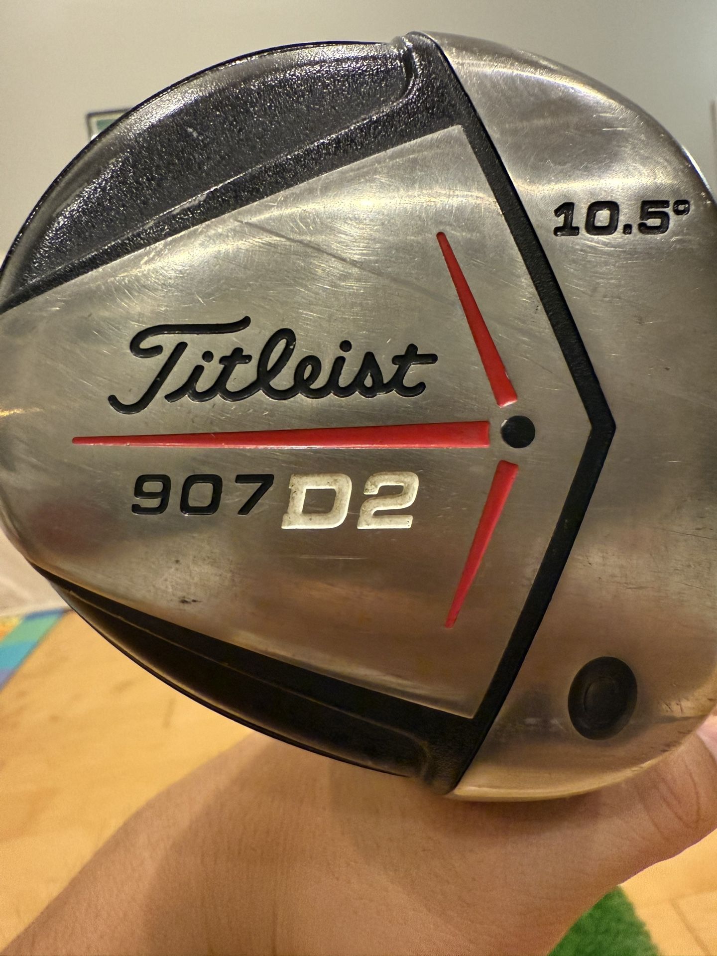 Titleist 907 D2 Driver (10.5 deg) with head cover