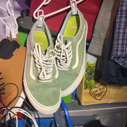 10 Mostly New/ A Few Slightly Used. )Pairs Of Men’s  Size 11 Shoes 