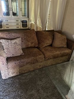 Couch set