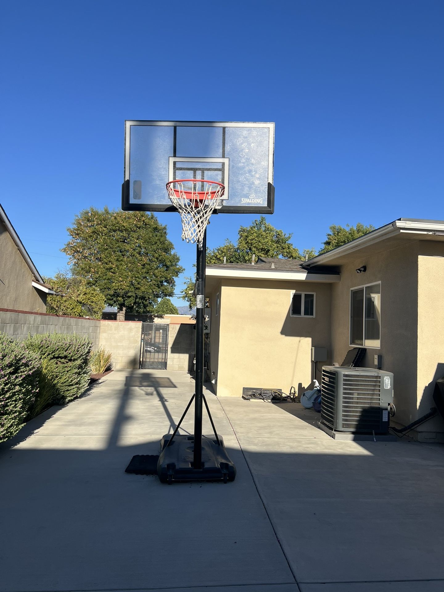 Spalding Basketball Hoop