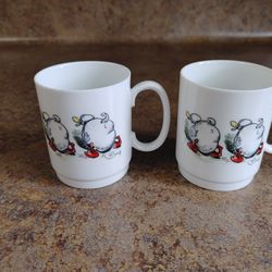 2 AK Kaiser Porcelain Cups