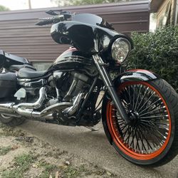 2006 Fully customized Yamaha Roadliner 1900cc