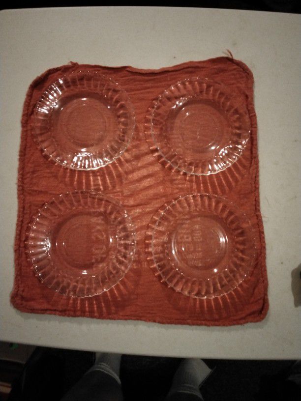 4 Vitro Corning Glass Plates