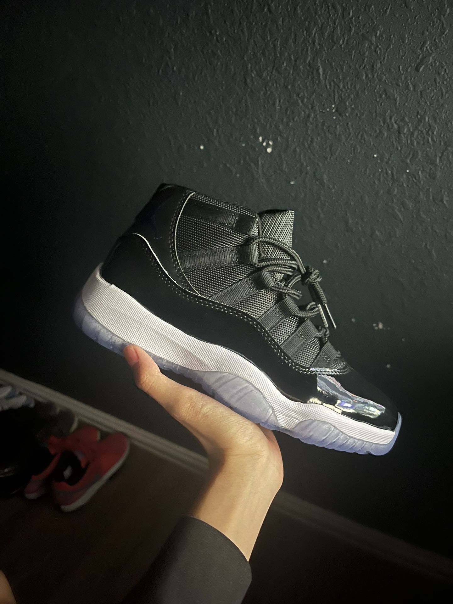 Jordan 11 space jam size 6.5 ( I dont ship)