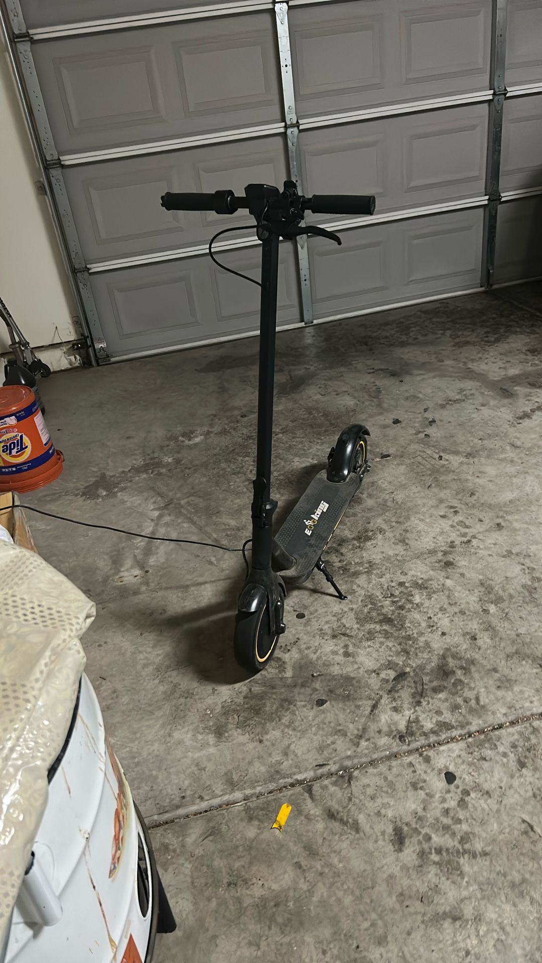 Electric Scooter Goes 28 Mph