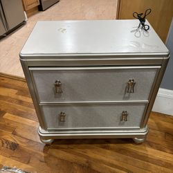 Diva Nightstand 